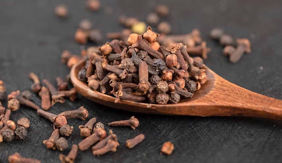 There are many health benefits associated with cloves