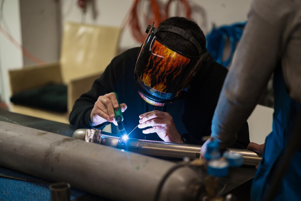 How Galvanizing Extends the Life of Your Metal Structures