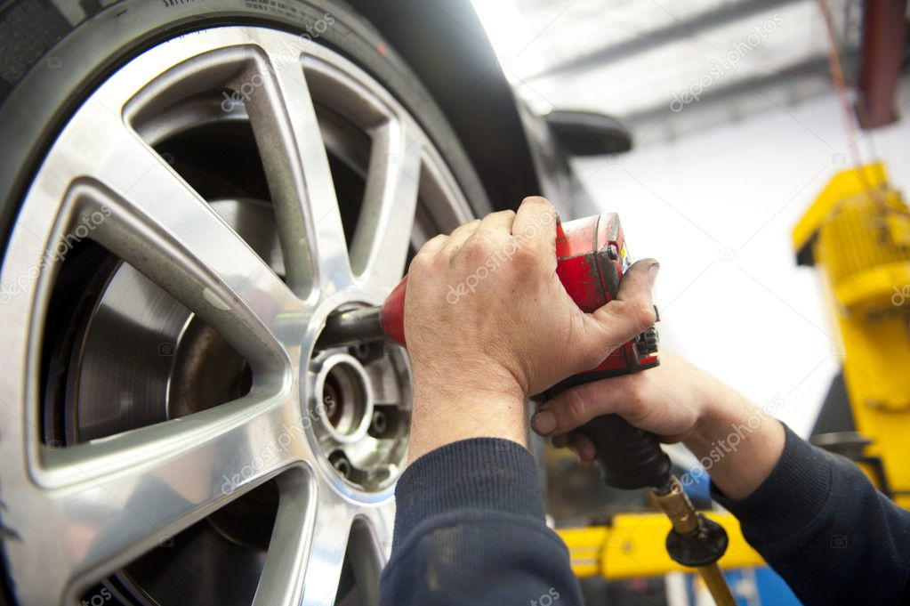 6 Situations Where Flat Tyre Repair Services in Dubai Can Help Instantly