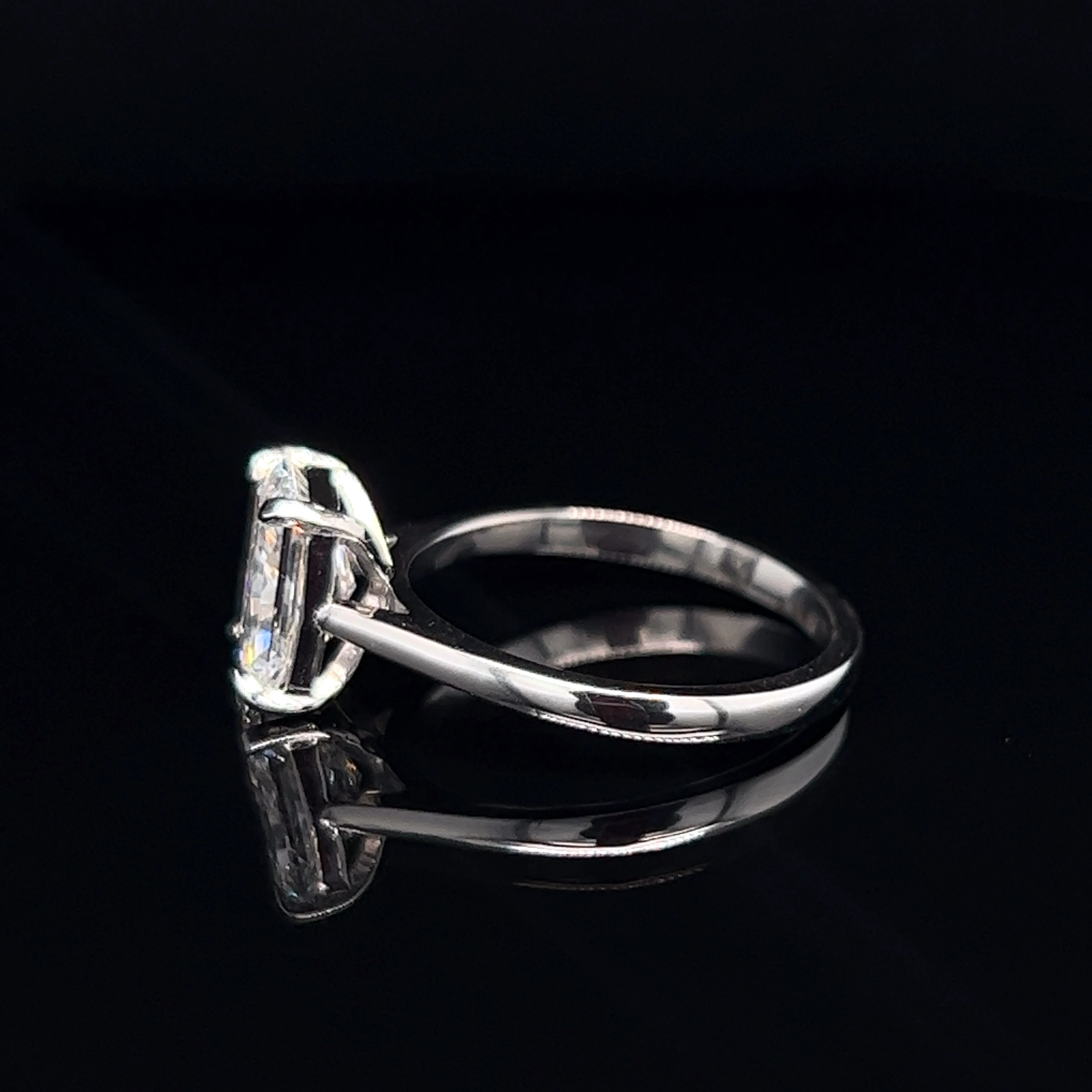 How Do Designers Balance Artistry and Wearability in Creating Diamond Tops?