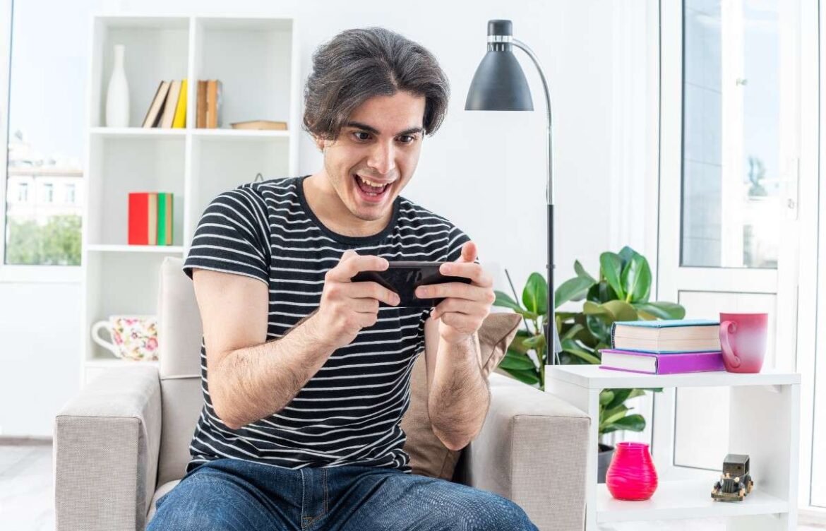 10 Best Mobile Games for When You’re Bored