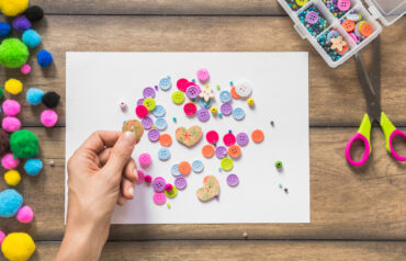 ROUND STICKERS