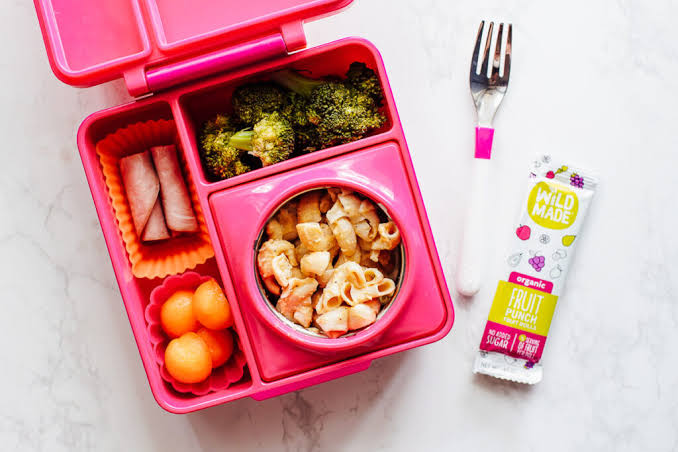 How Do You Pack a School Lunch Box That Stays Cold?